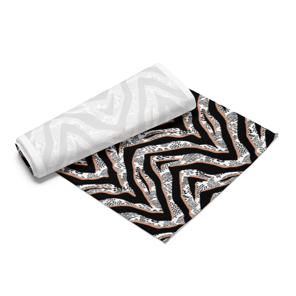 Savannah Stripes Table Runner - Luxe Dining Edition